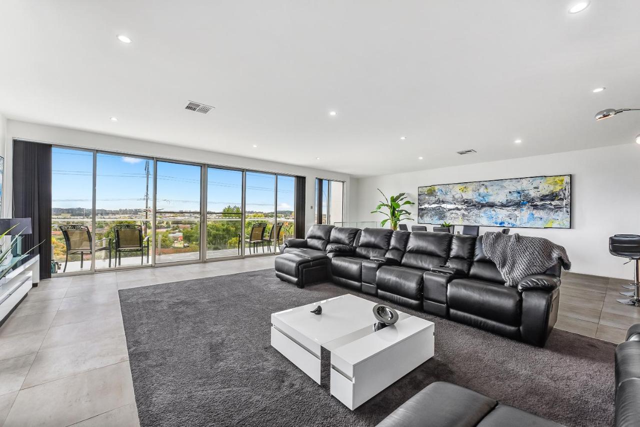 Conroe Executive Townhouse - Modern & Stylish Lägenhet Mount Gambier Exteriör bild