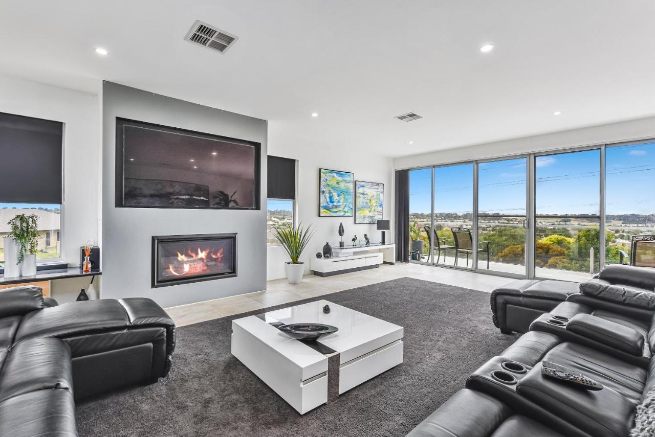 Conroe Executive Townhouse - Modern & Stylish Lägenhet Mount Gambier Exteriör bild